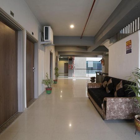 Hotel Ggc Inn أحمد أباد المظهر الخارجي الصورة